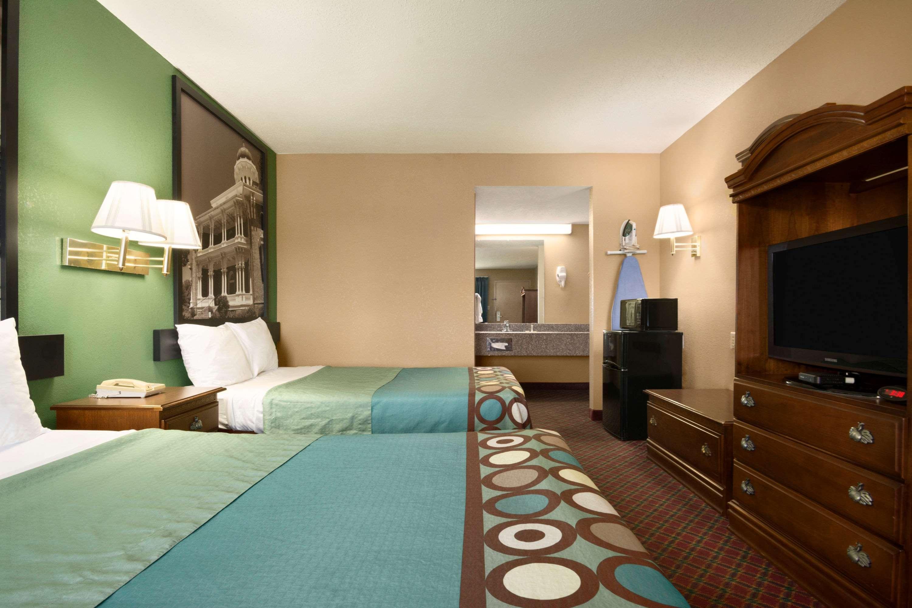 Super 8 By Wyndham Hattiesburg North Eksteriør billede